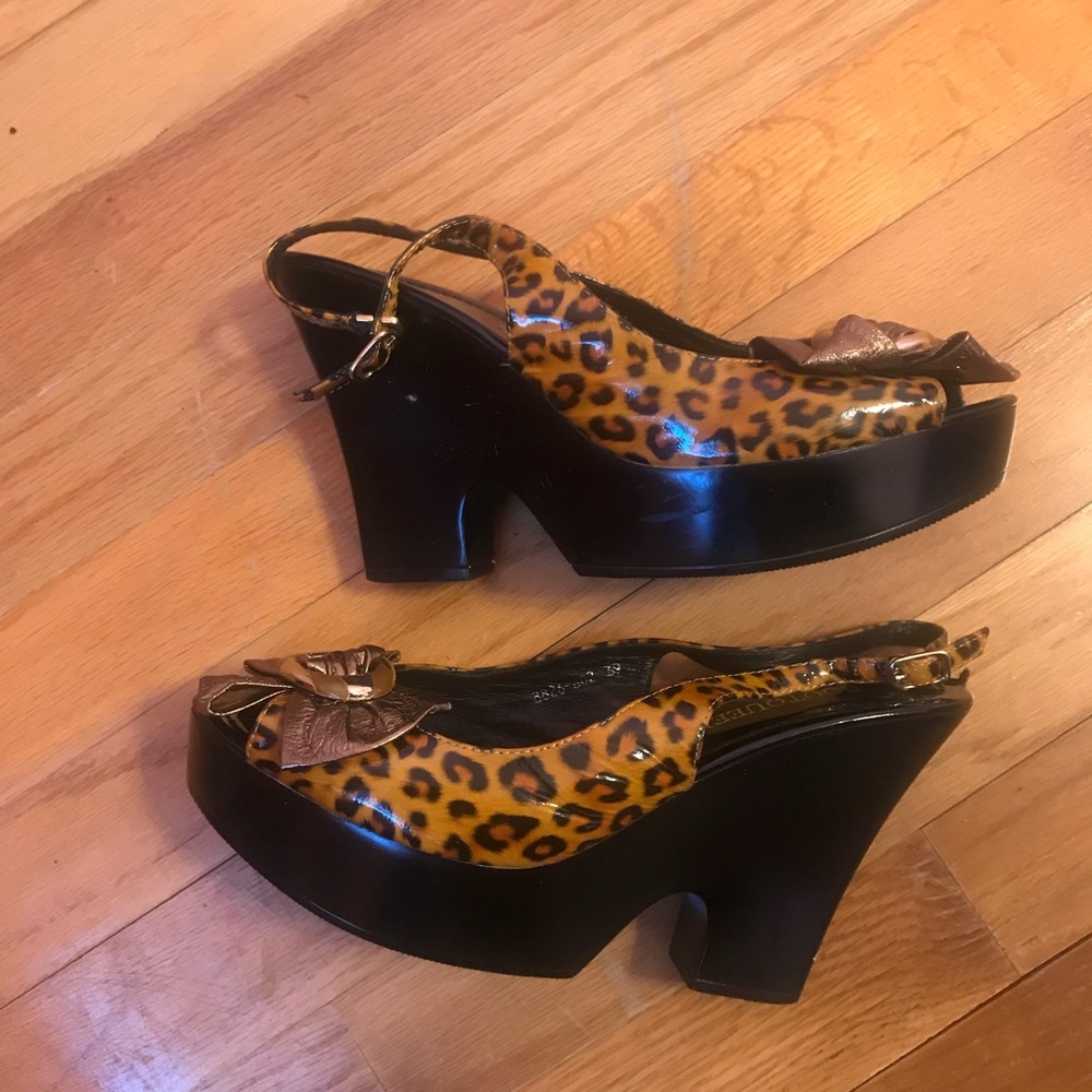 Shoes - Picture 2 of 3